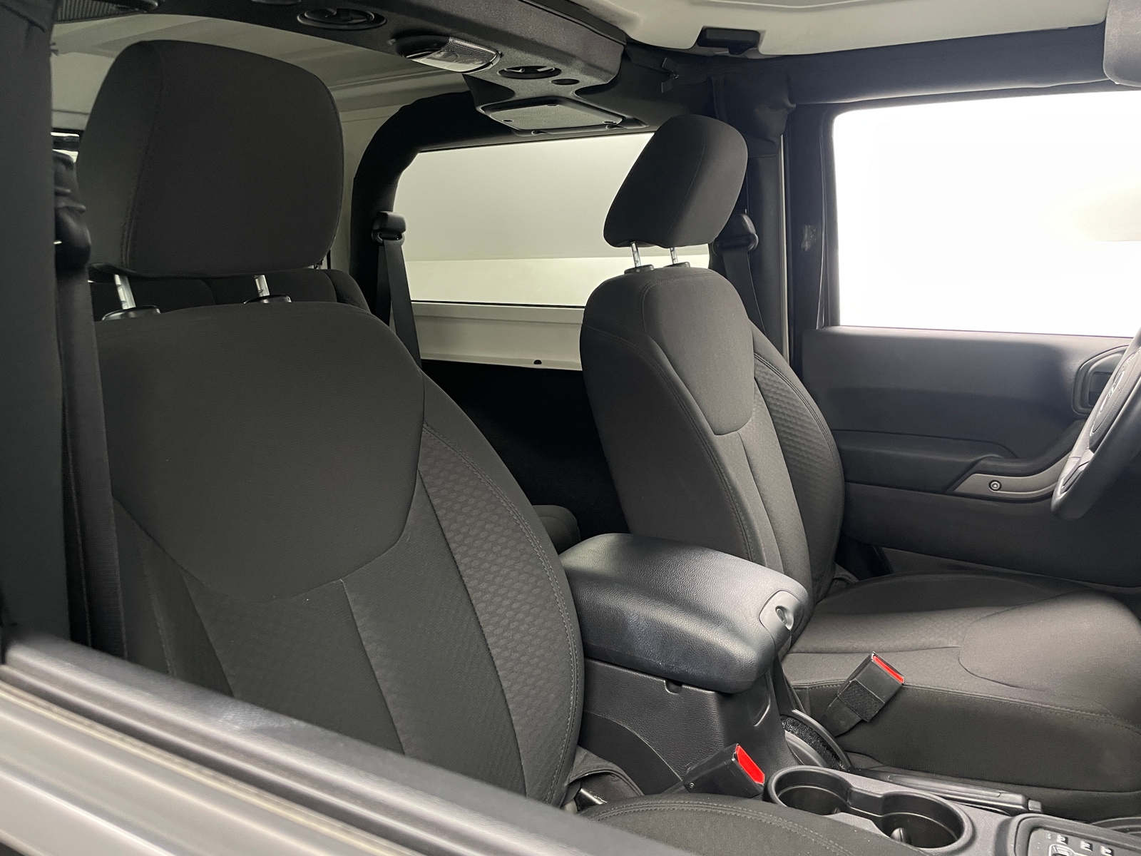 Thumbnail: 2016 Jeep Wrangler - 2