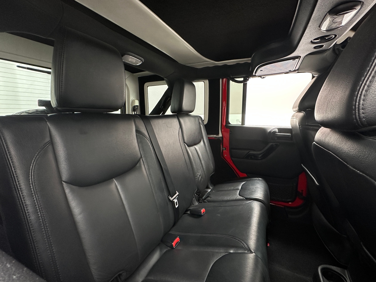Thumbnail: 2015 Jeep Wrangler - 5