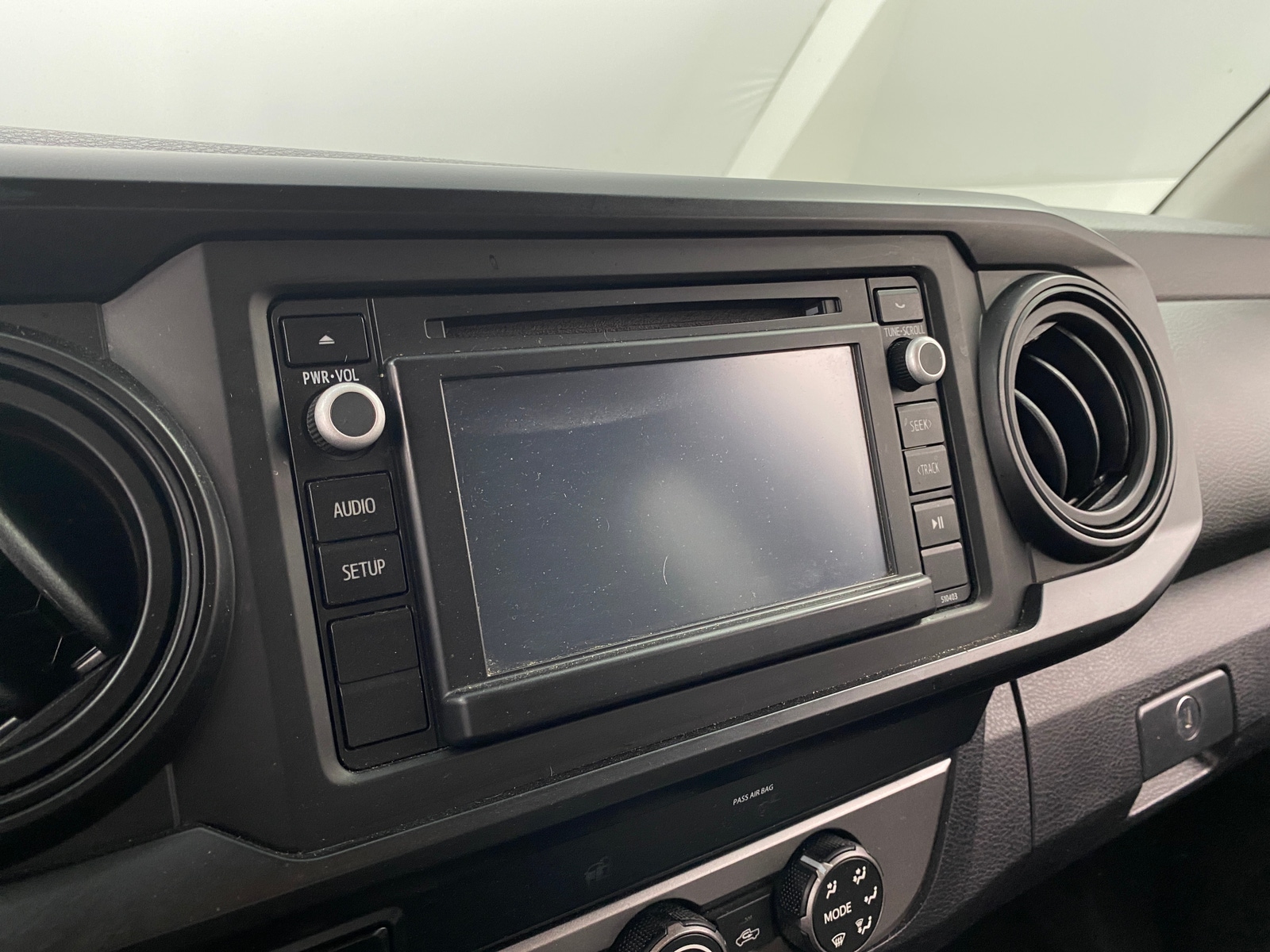 Thumbnail: 2019 Toyota Tacoma - 4