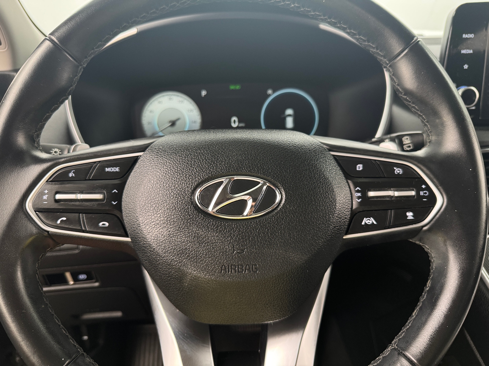 Thumbnail: 2022 Hyundai Santa Fe - 5