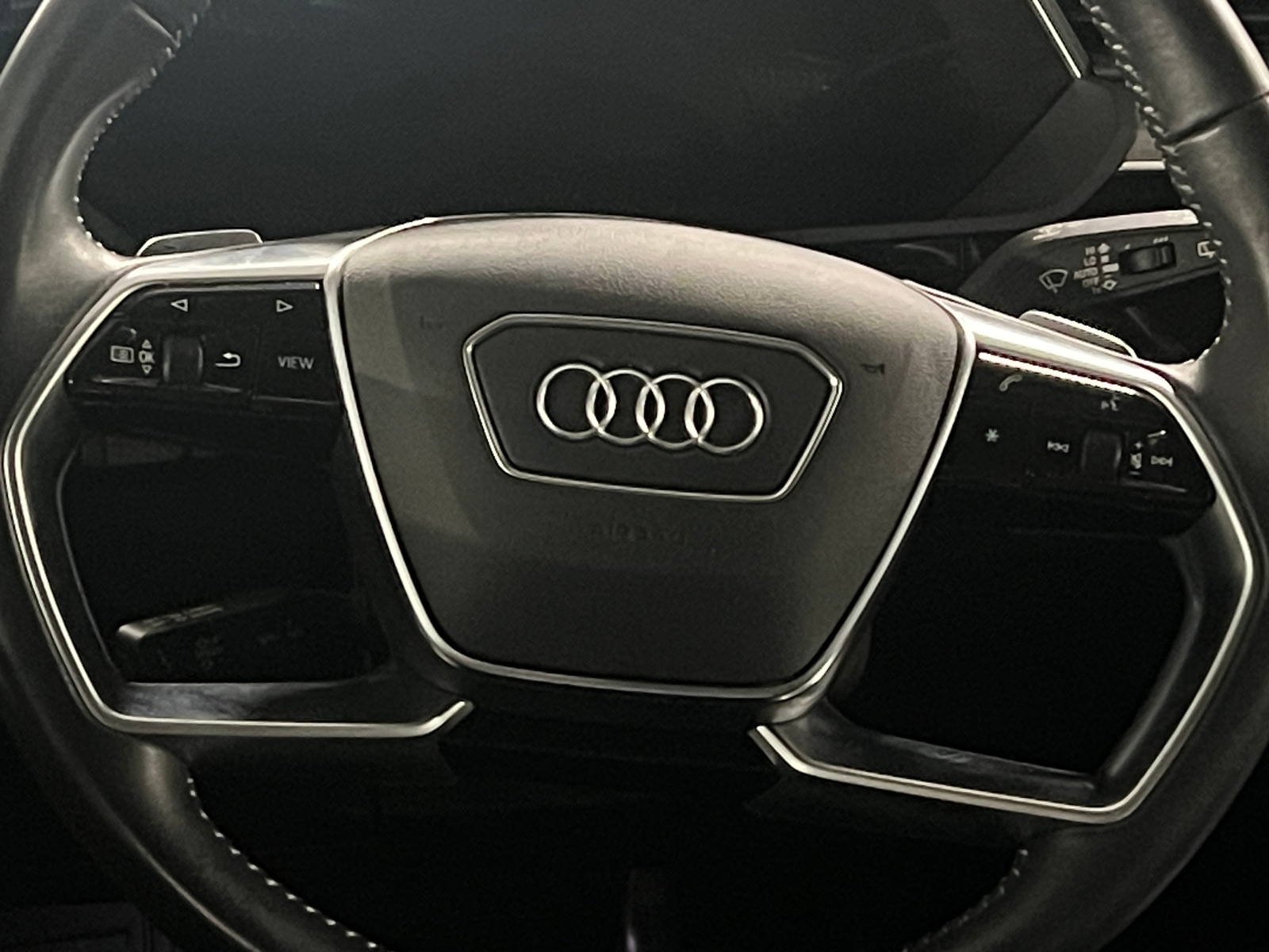 Thumbnail: 2021 Audi e-tron - 4