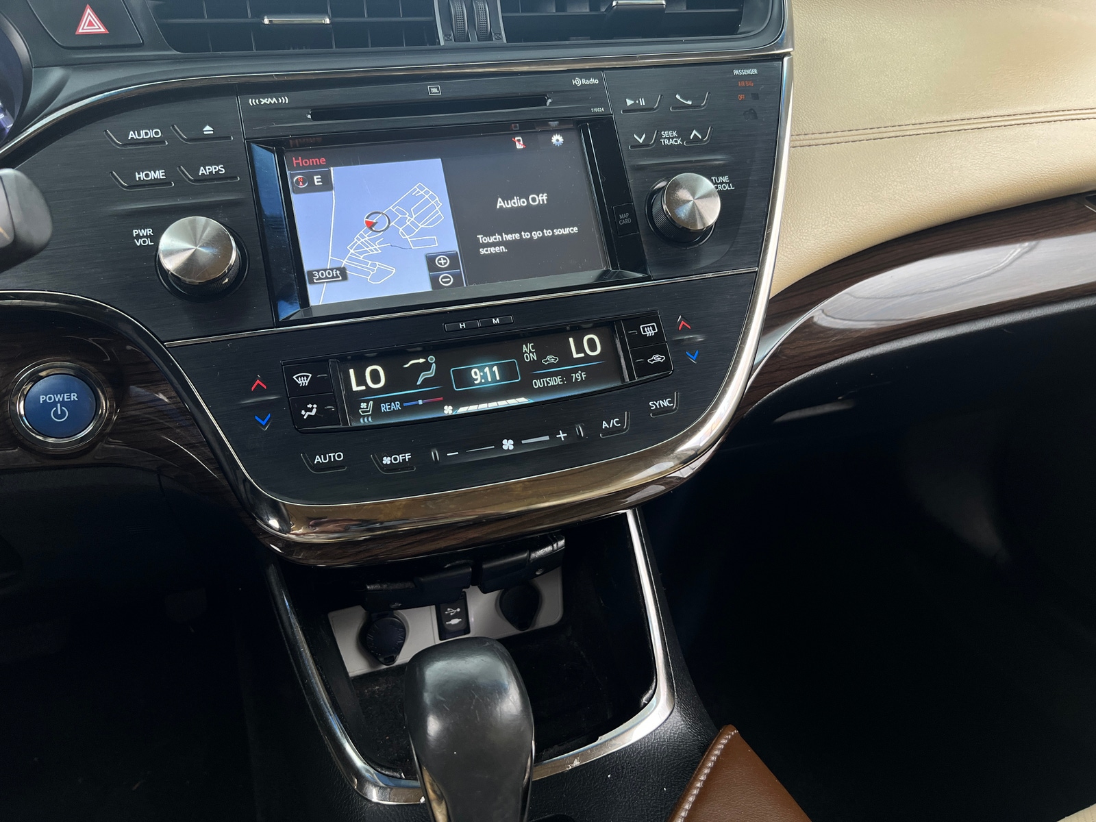 Thumbnail: 2015 Toyota Avalon - 3