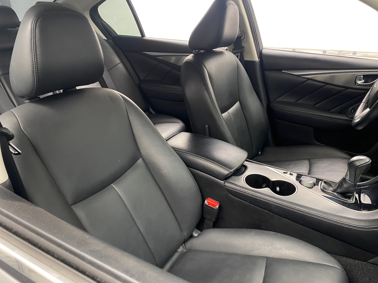 Thumbnail: 2017 INFINITI Q50 - 2