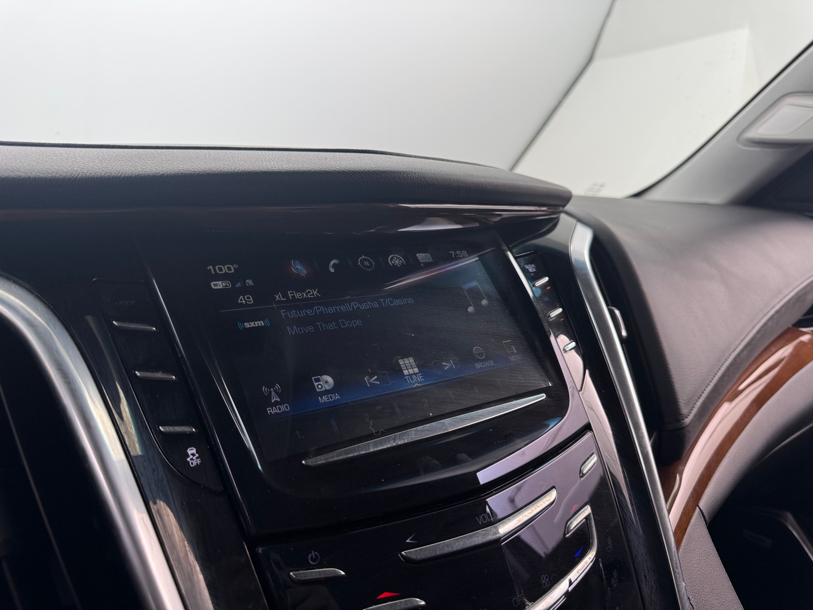 Thumbnail: 2020 Cadillac Escalade - 3