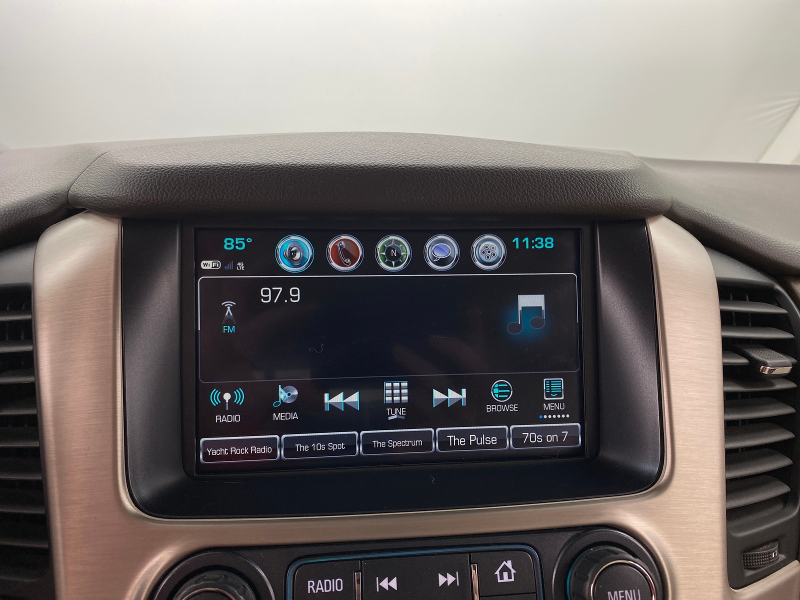 Thumbnail: 2019 GMC Yukon - 3