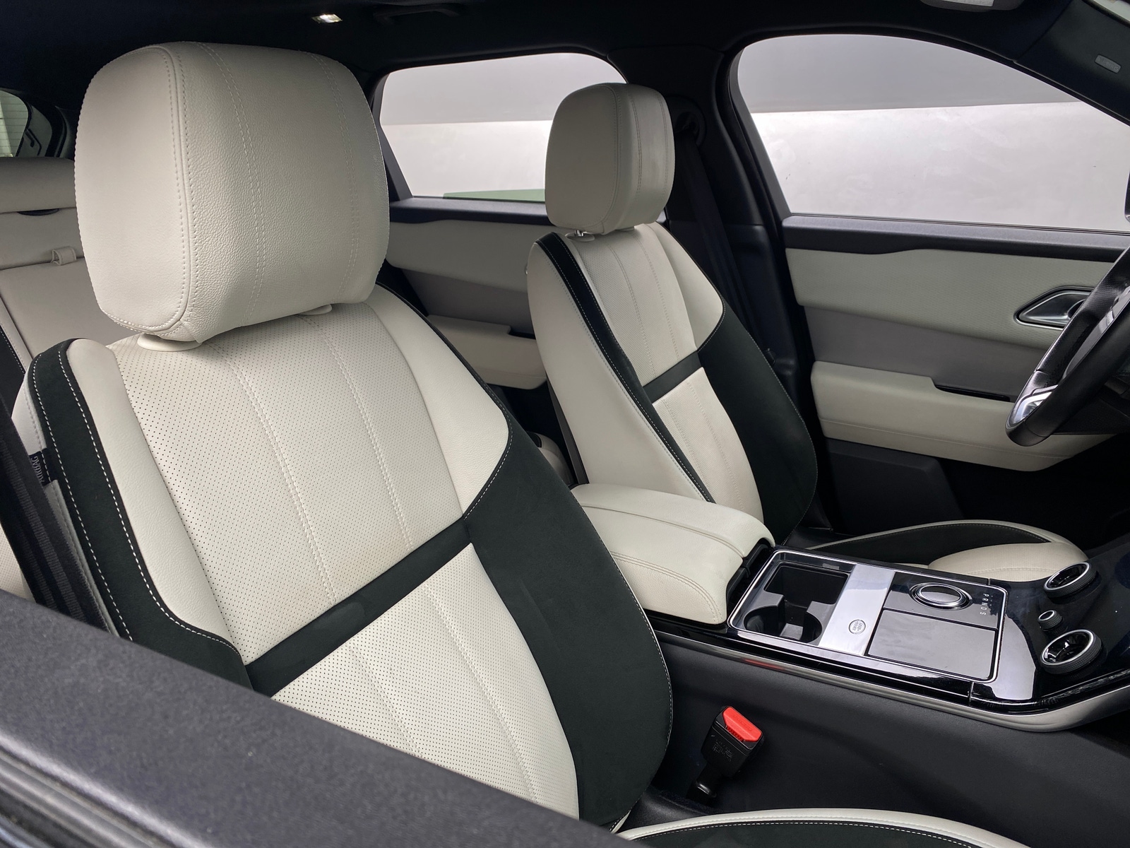 Thumbnail: 2020 Land Rover Range Rover Velar - 2