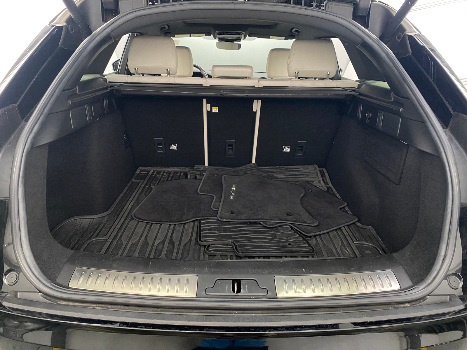 Thumbnail: 2020 Land Rover Range Rover Velar - 7