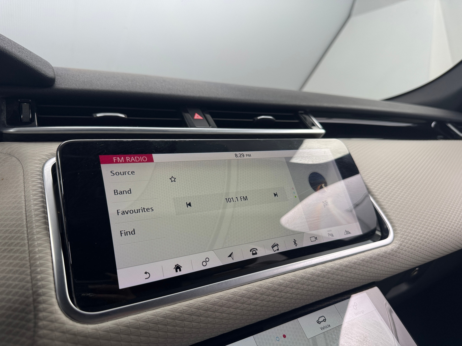 Thumbnail: 2020 Land Rover Range Rover Velar - 4