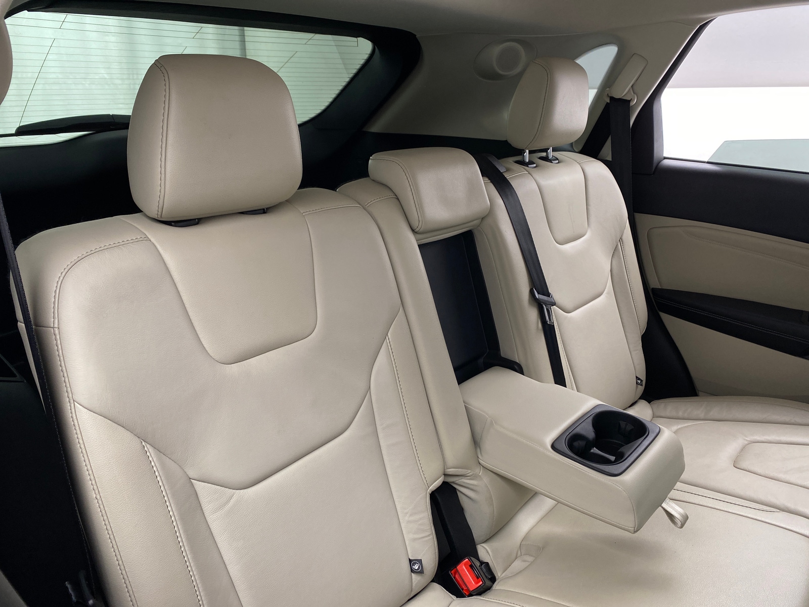 Thumbnail: 2016 Ford Edge - 5