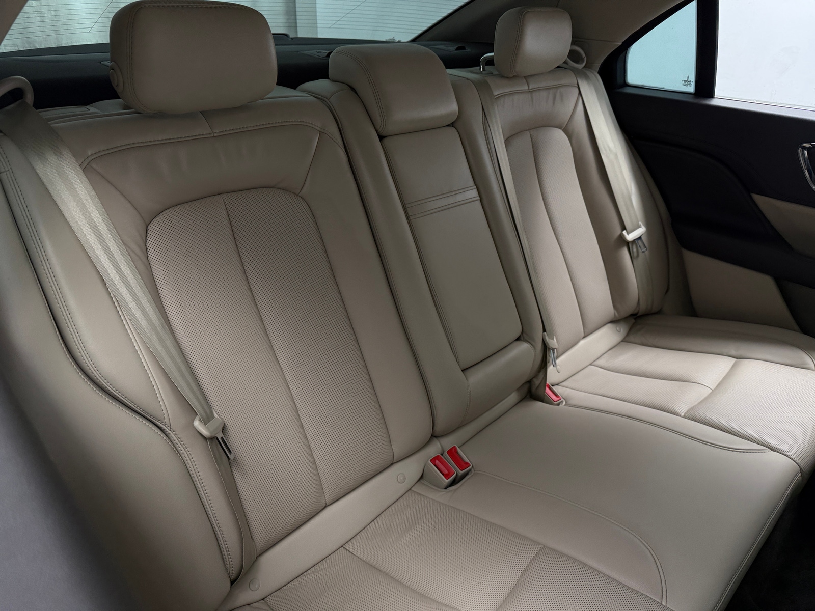 Thumbnail: 2018 Lincoln Continental - 5