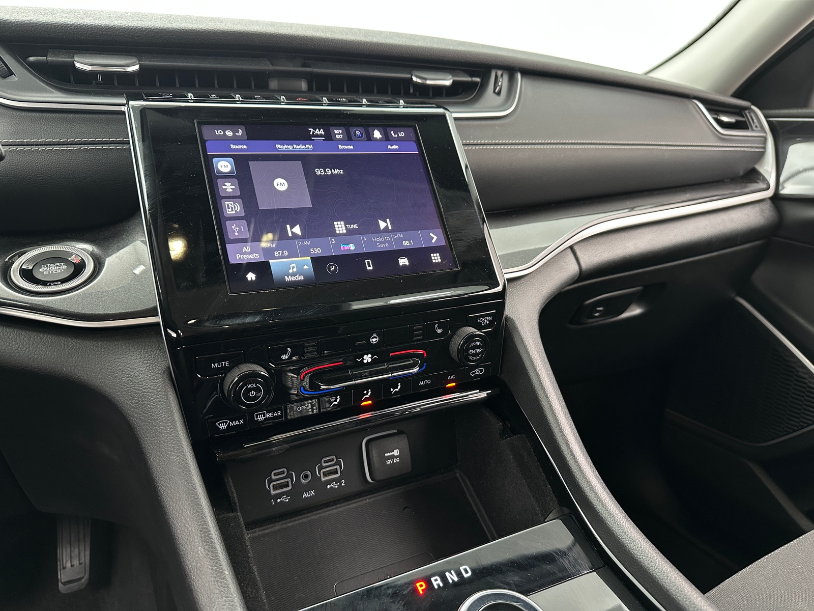 Thumbnail: 2021 Jeep Grand Cherokee L - 4
