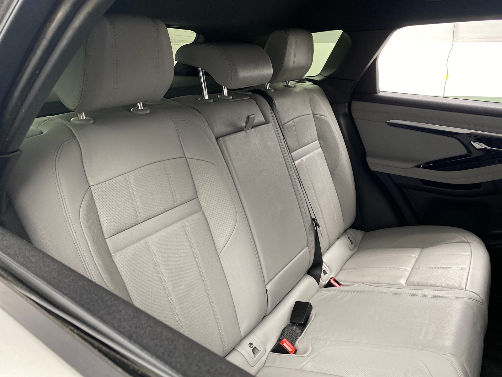 Thumbnail: 2020 Land Rover Range Rover Evoque - 5