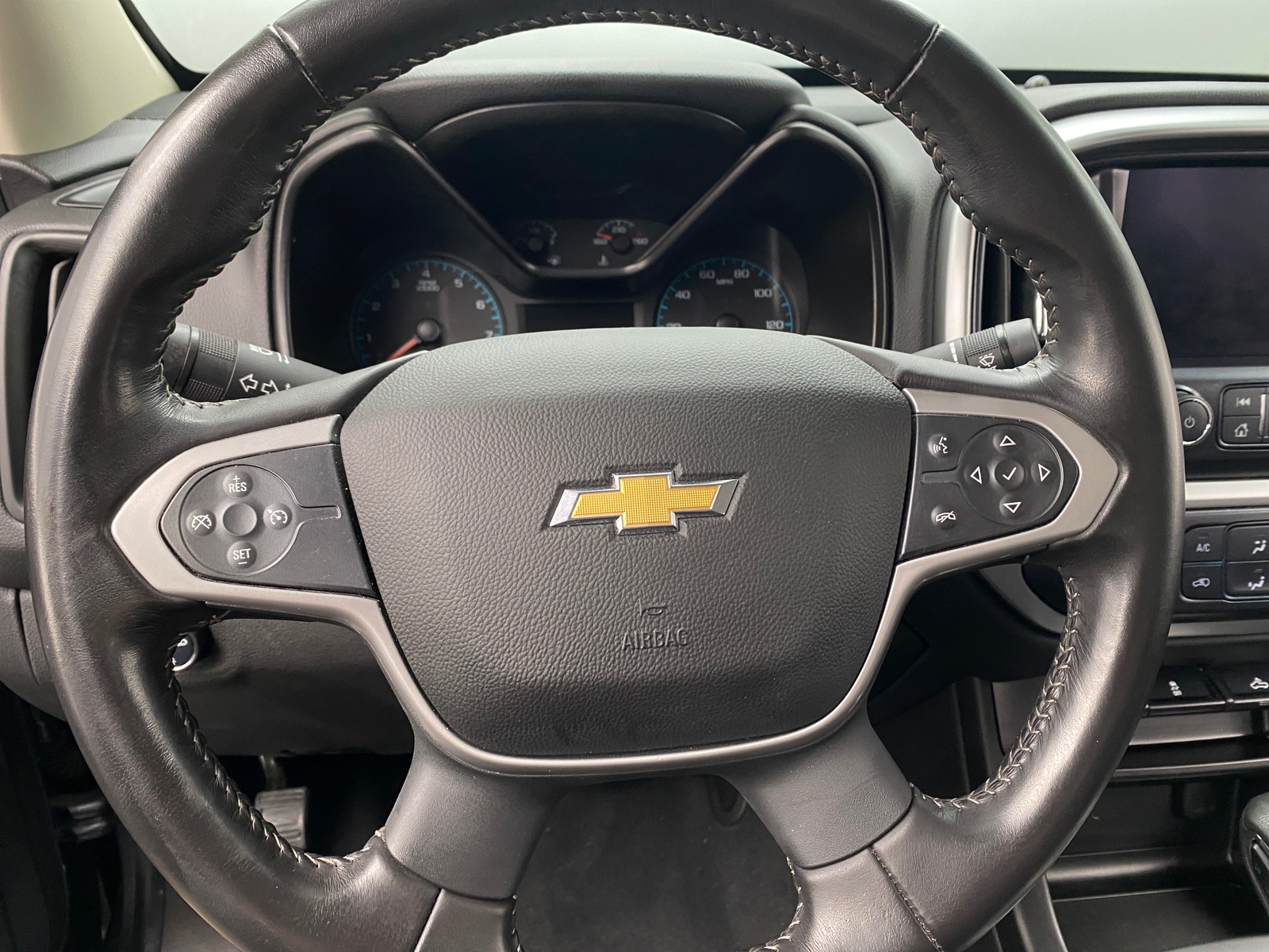 Thumbnail: 2022 Chevrolet Colorado - 5
