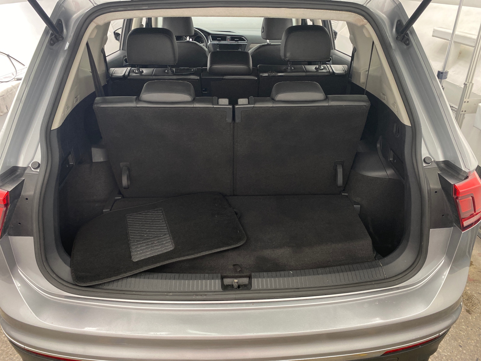 Thumbnail: 2021 Volkswagen Tiguan - 6