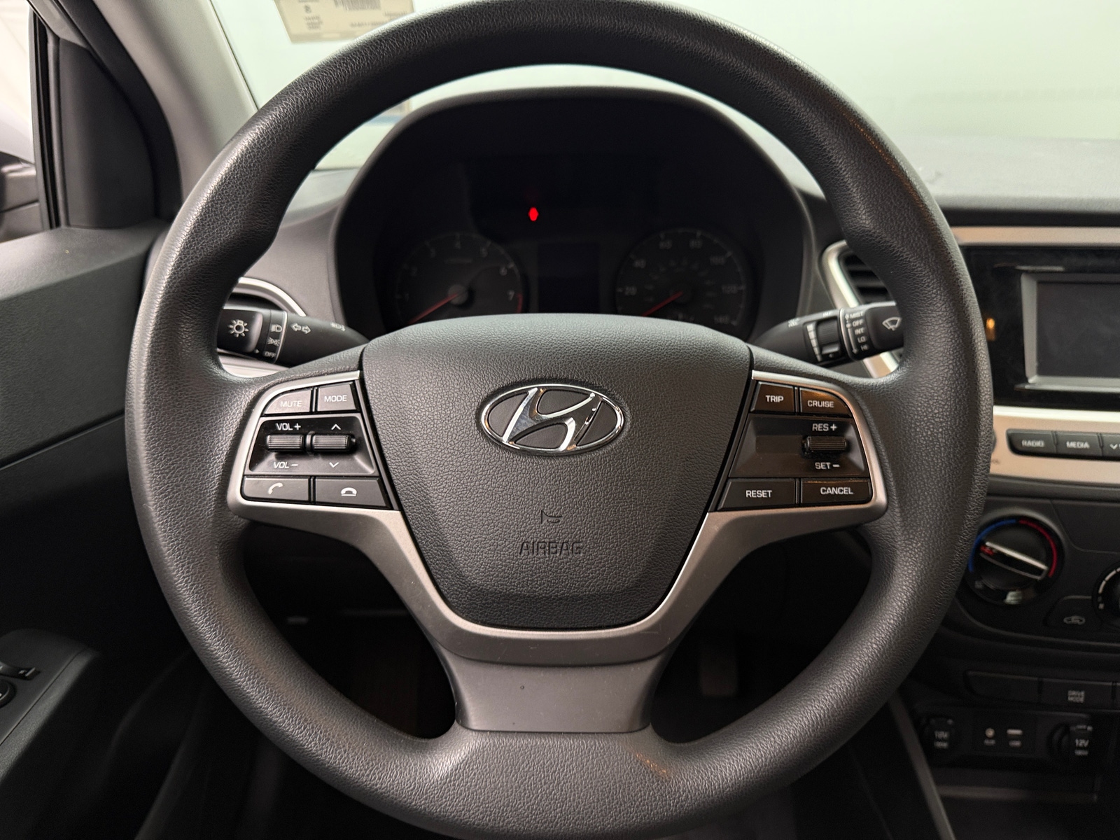 Thumbnail: 2022 Hyundai Accent - 5
