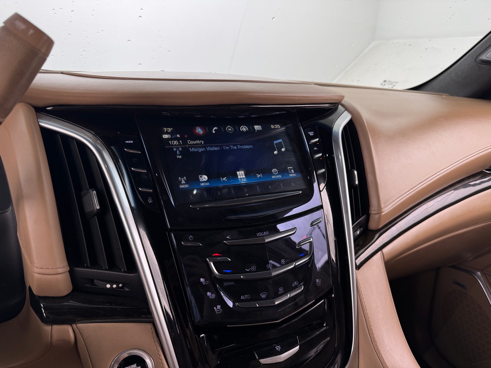 Thumbnail: 2020 Cadillac Escalade - 3