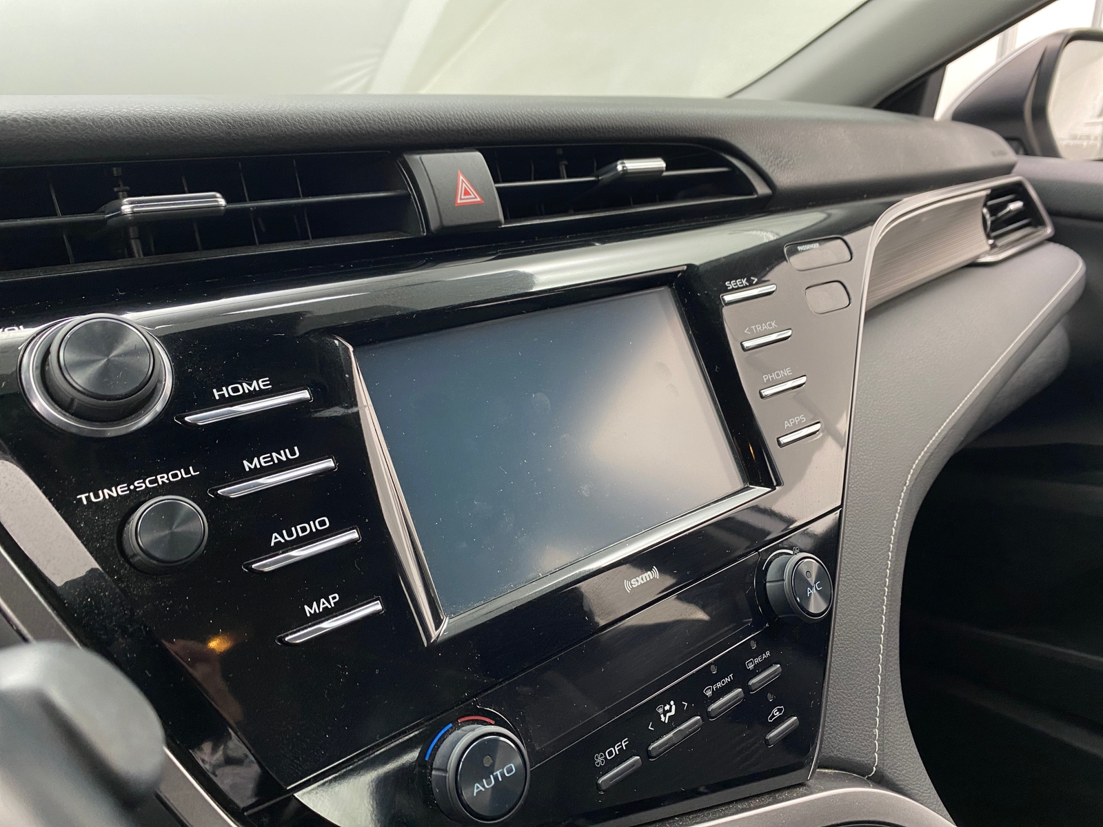 Thumbnail: 2020 Toyota Camry - 4