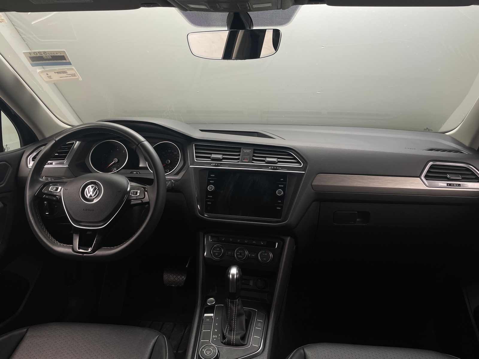 Thumbnail: 2021 Volkswagen Tiguan - 3