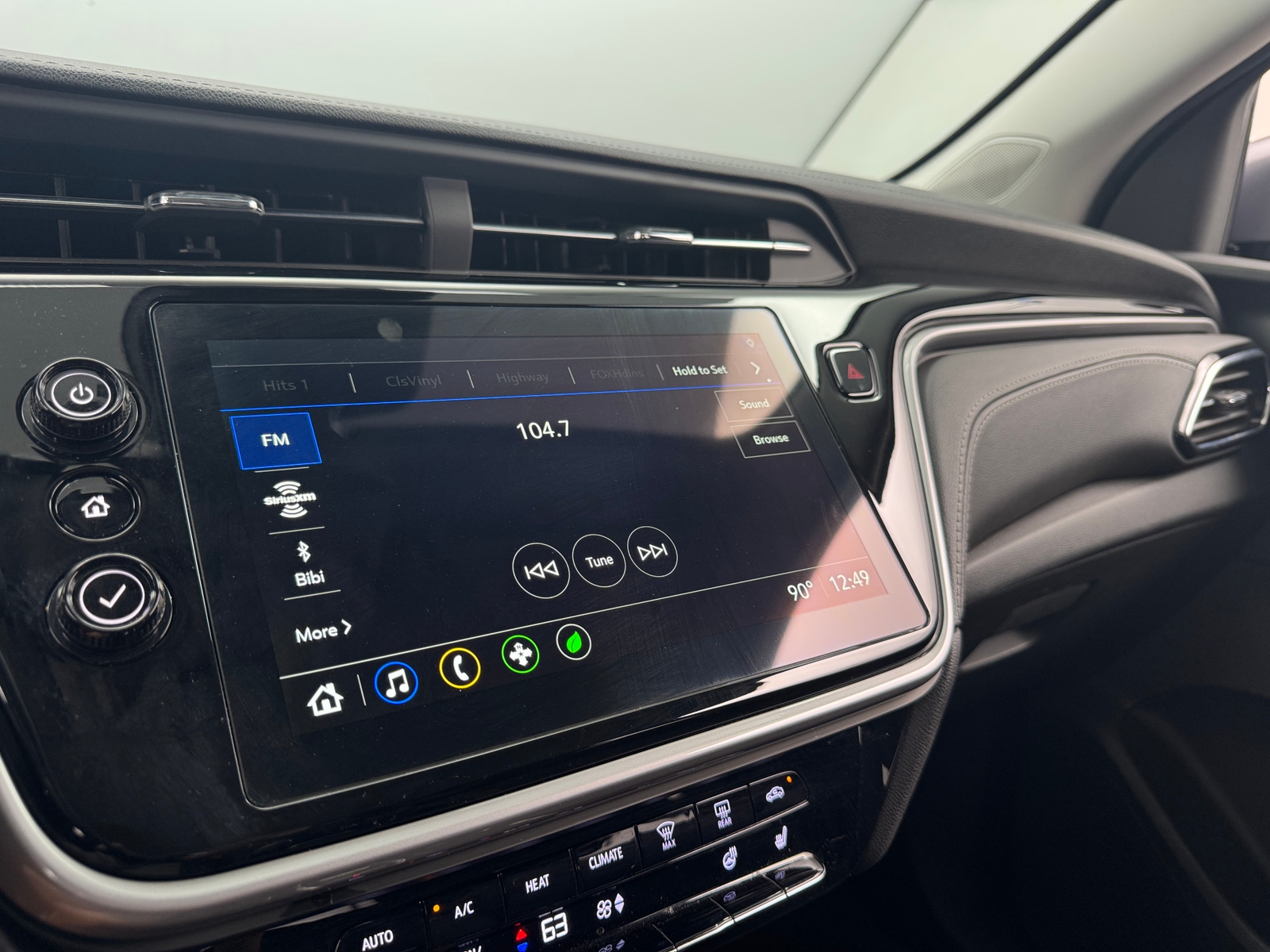 Thumbnail: 2023 Chevrolet Bolt EUV - 4