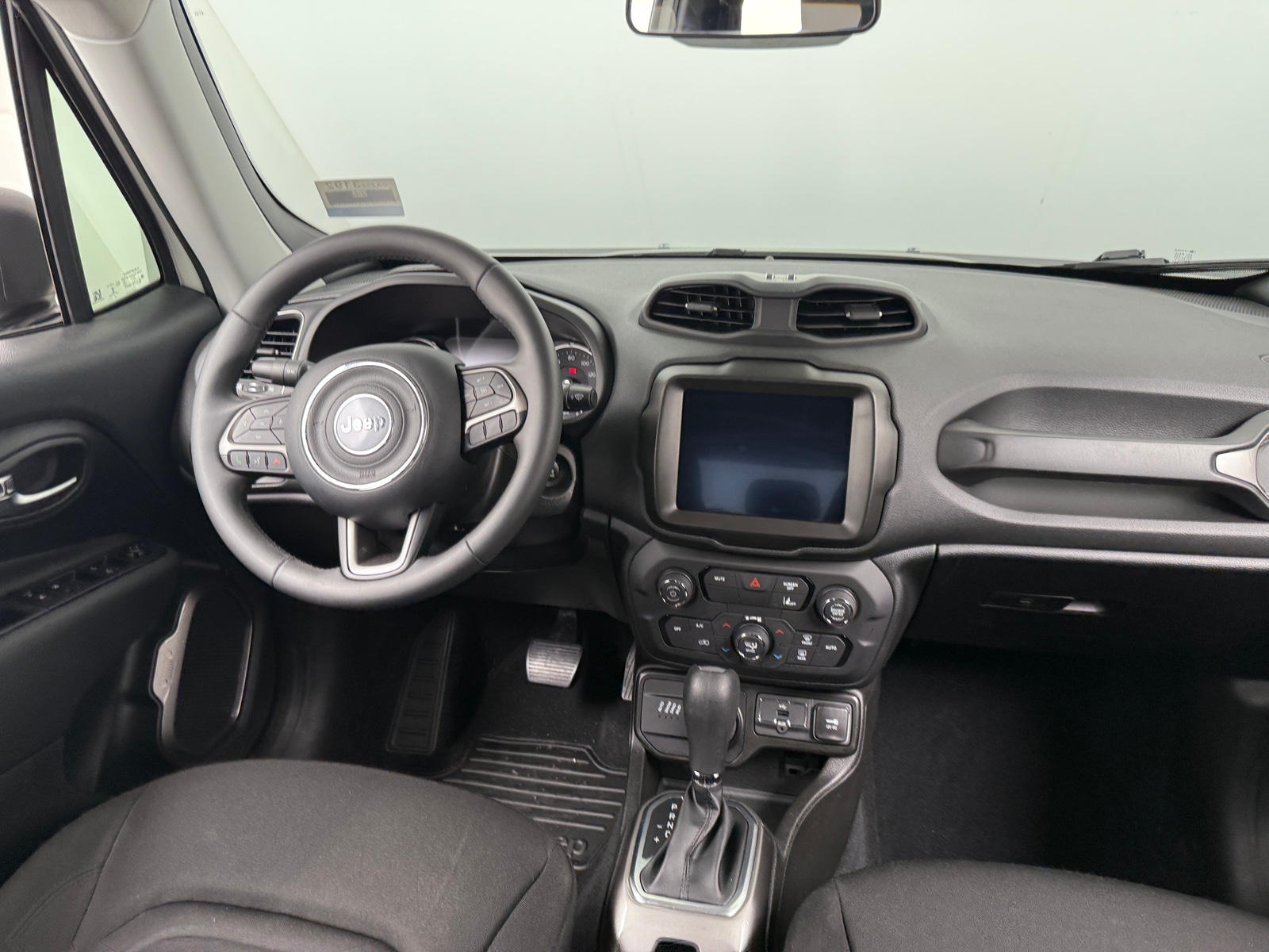 Thumbnail: 2022 Jeep Renegade - 3