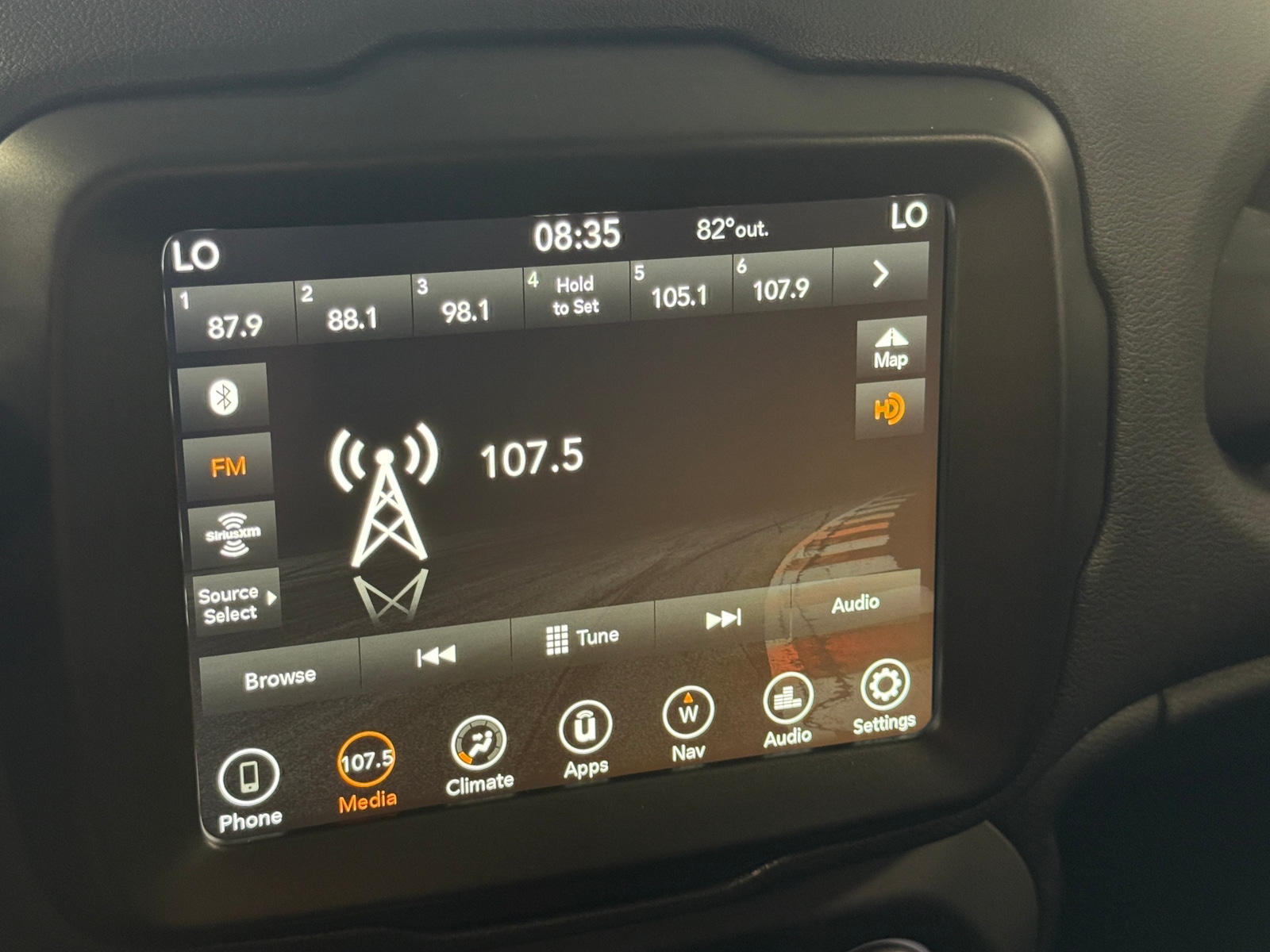 Thumbnail: 2022 Jeep Renegade - 4