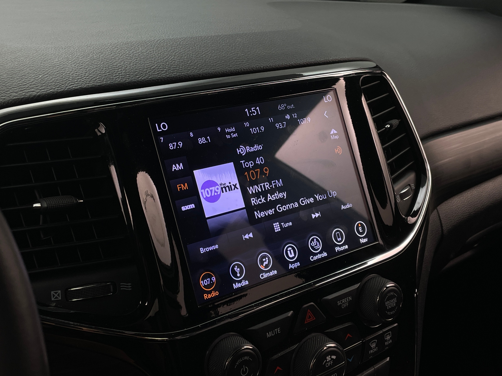 Thumbnail: 2019 Jeep Grand Cherokee - 4