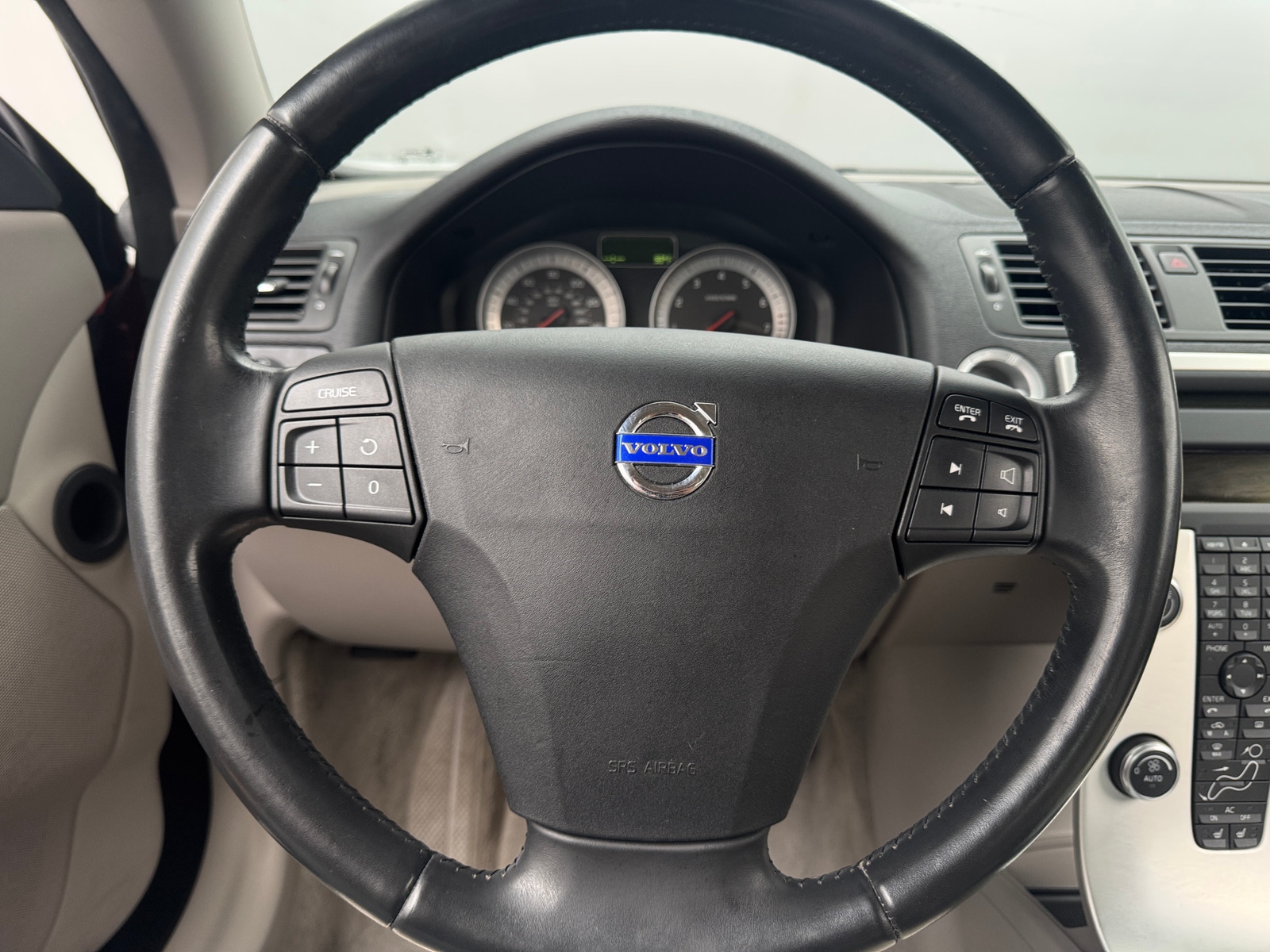Thumbnail: 2013 Volvo C70 - 4