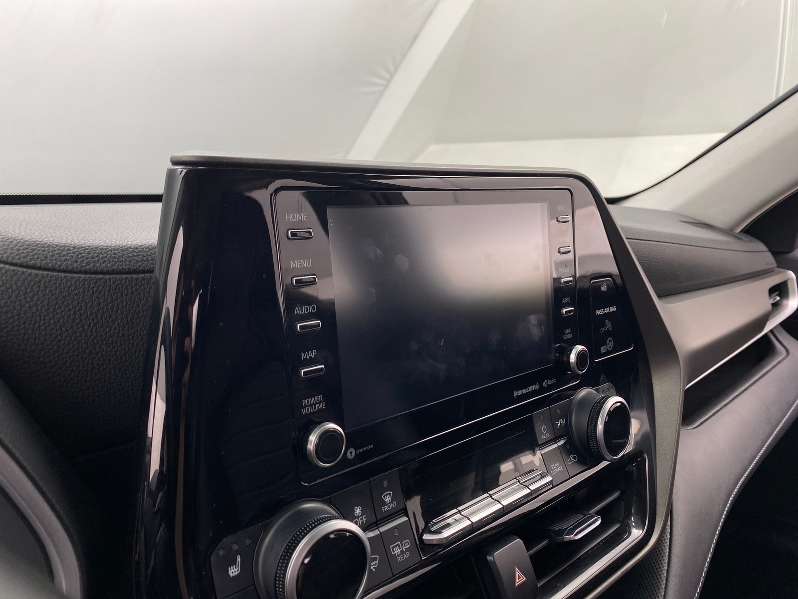 Thumbnail: 2021 Toyota Highlander - 3