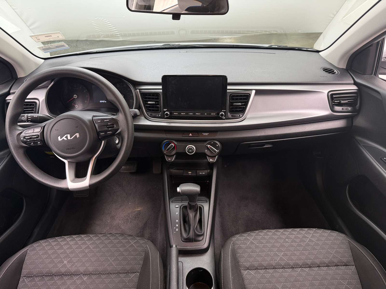 Thumbnail: 2023 Kia Rio - 3