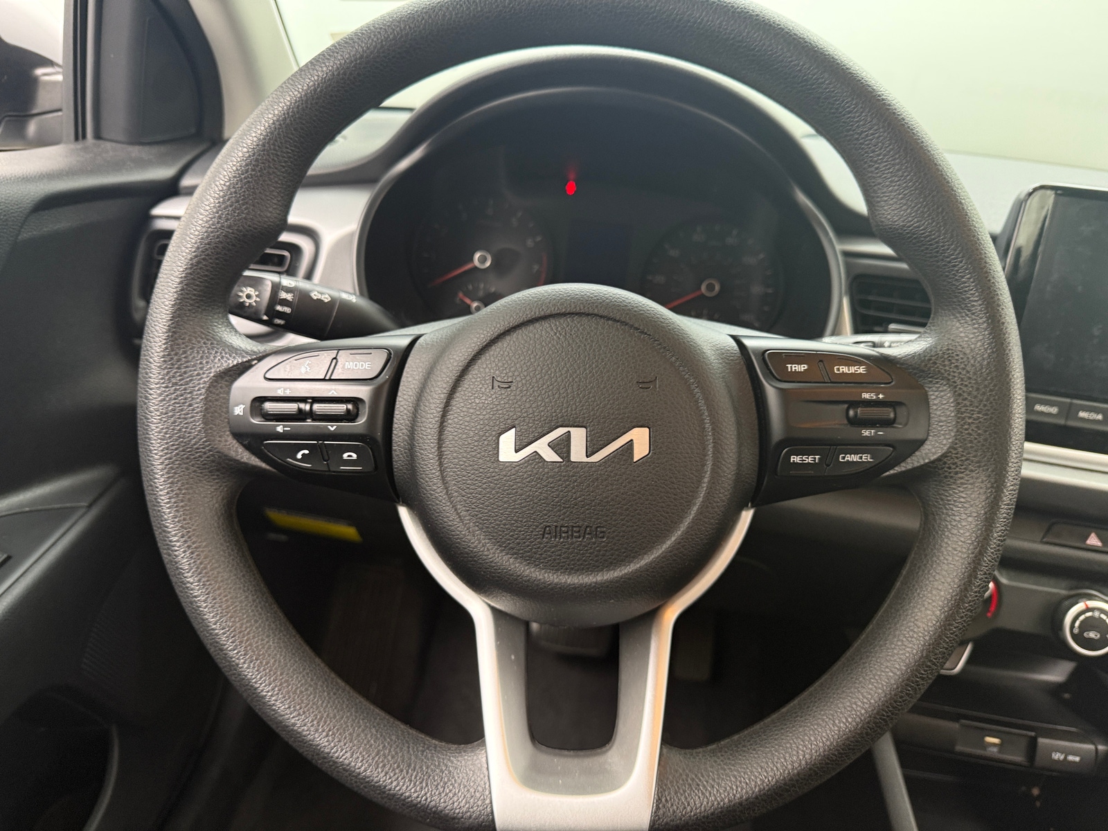 Thumbnail: 2023 Kia Rio - 5
