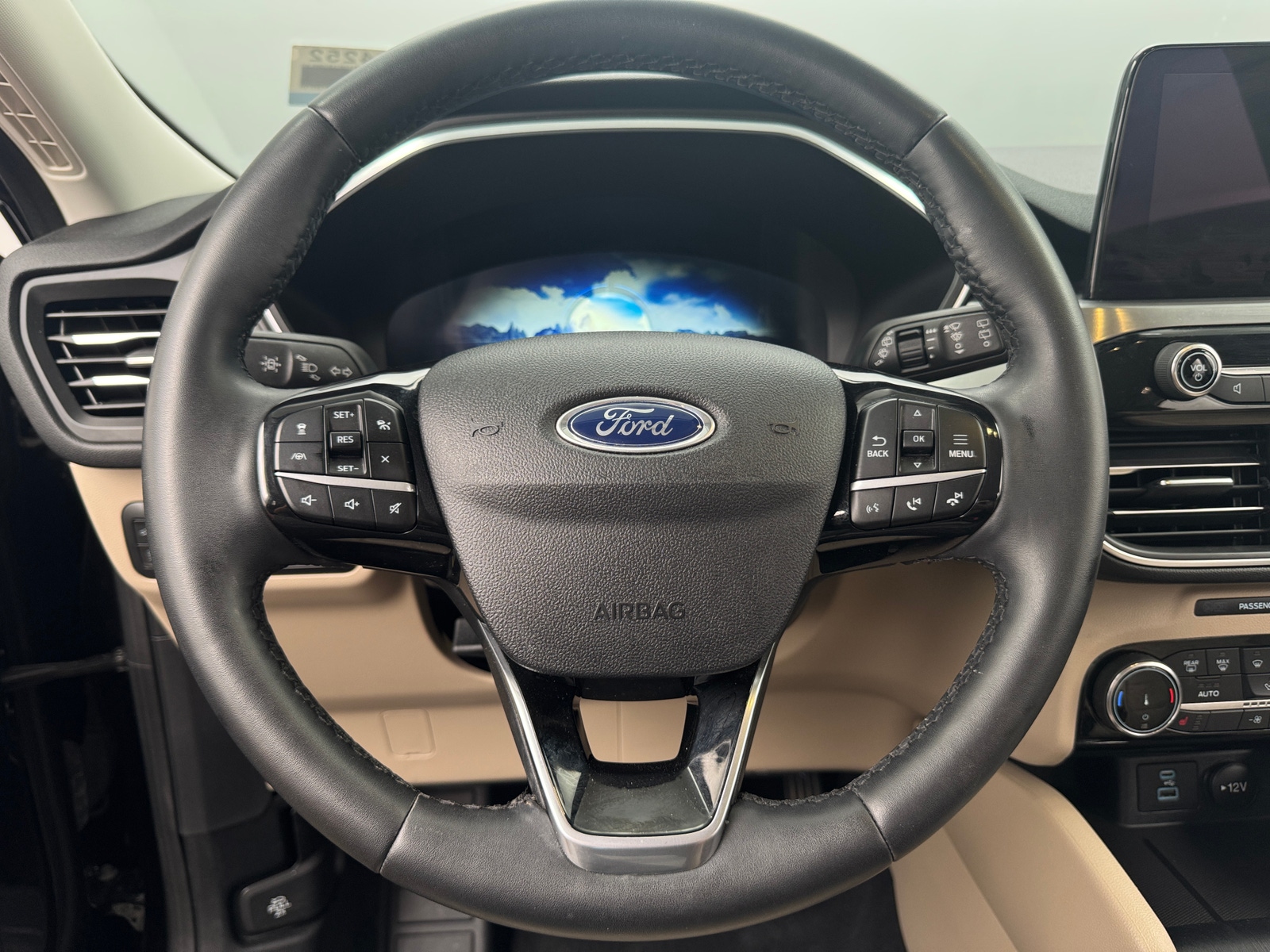 Thumbnail: 2022 Ford Escape - 5