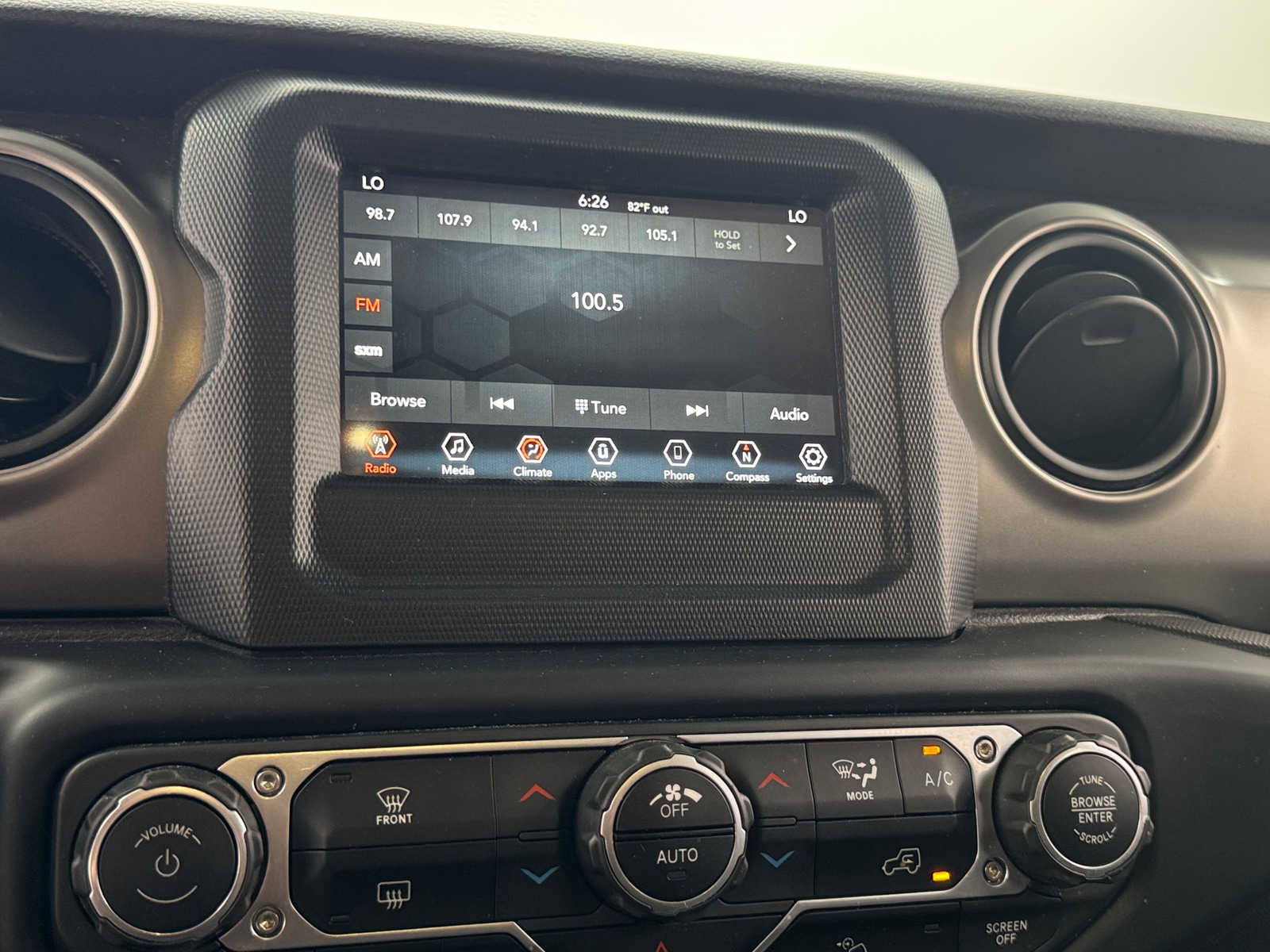 Thumbnail: 2019 Jeep Wrangler - 4