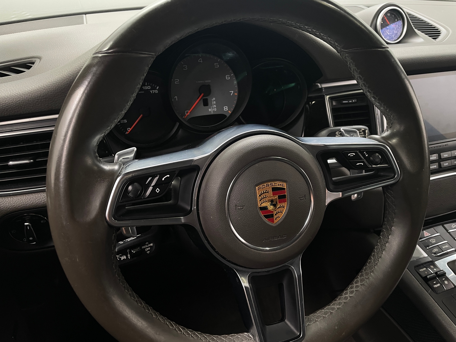 Thumbnail: 2018 Porsche Macan - 4