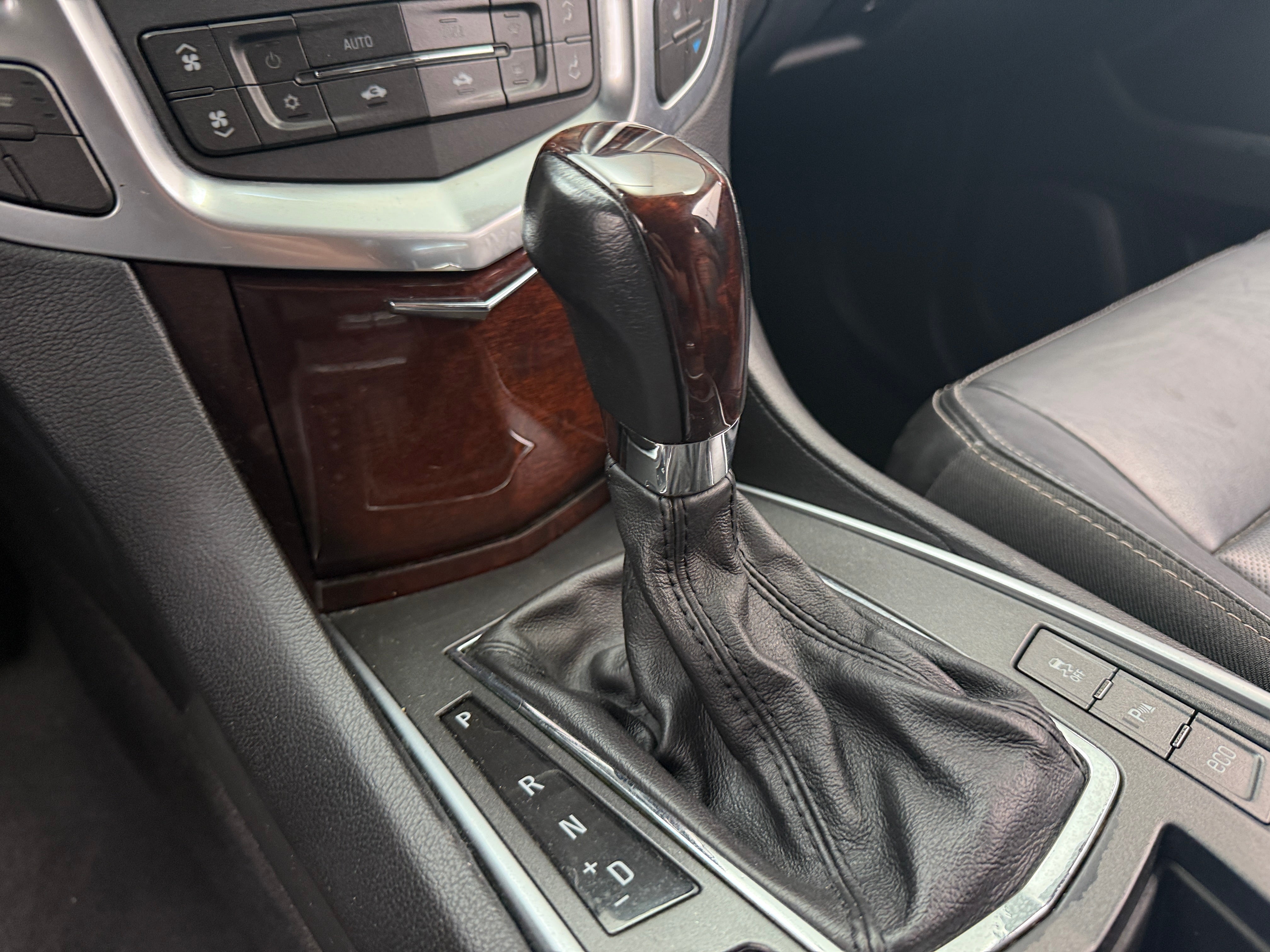 Image 7 of 2012 Cadillac SRX base