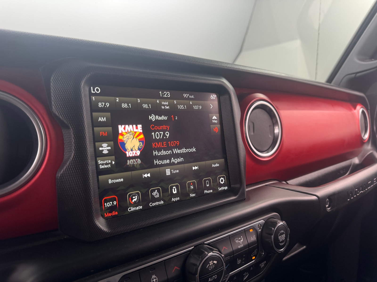 Thumbnail: 2020 Jeep Wrangler - 3