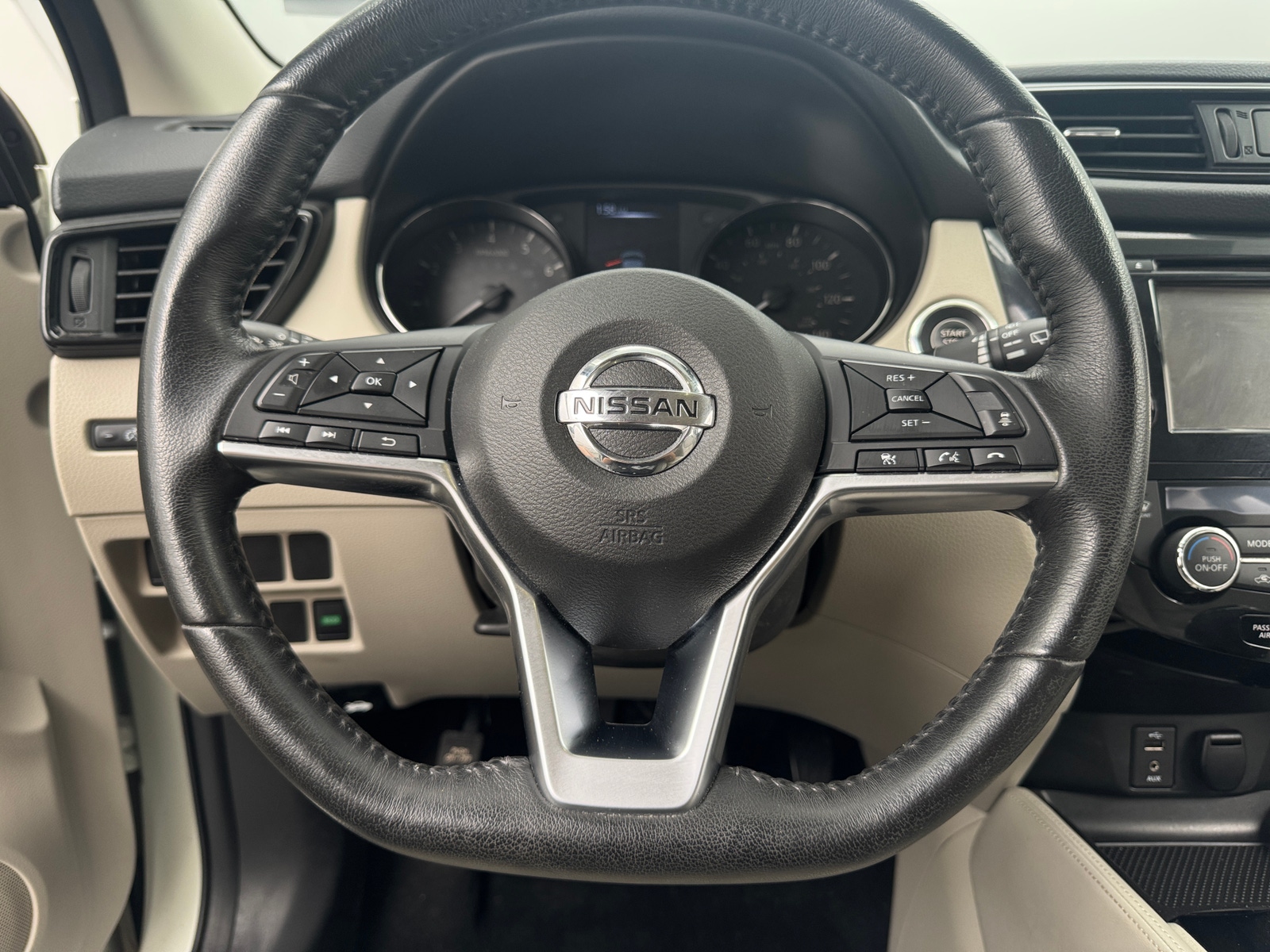 Thumbnail: 2018 Nissan Rogue Sport - 4