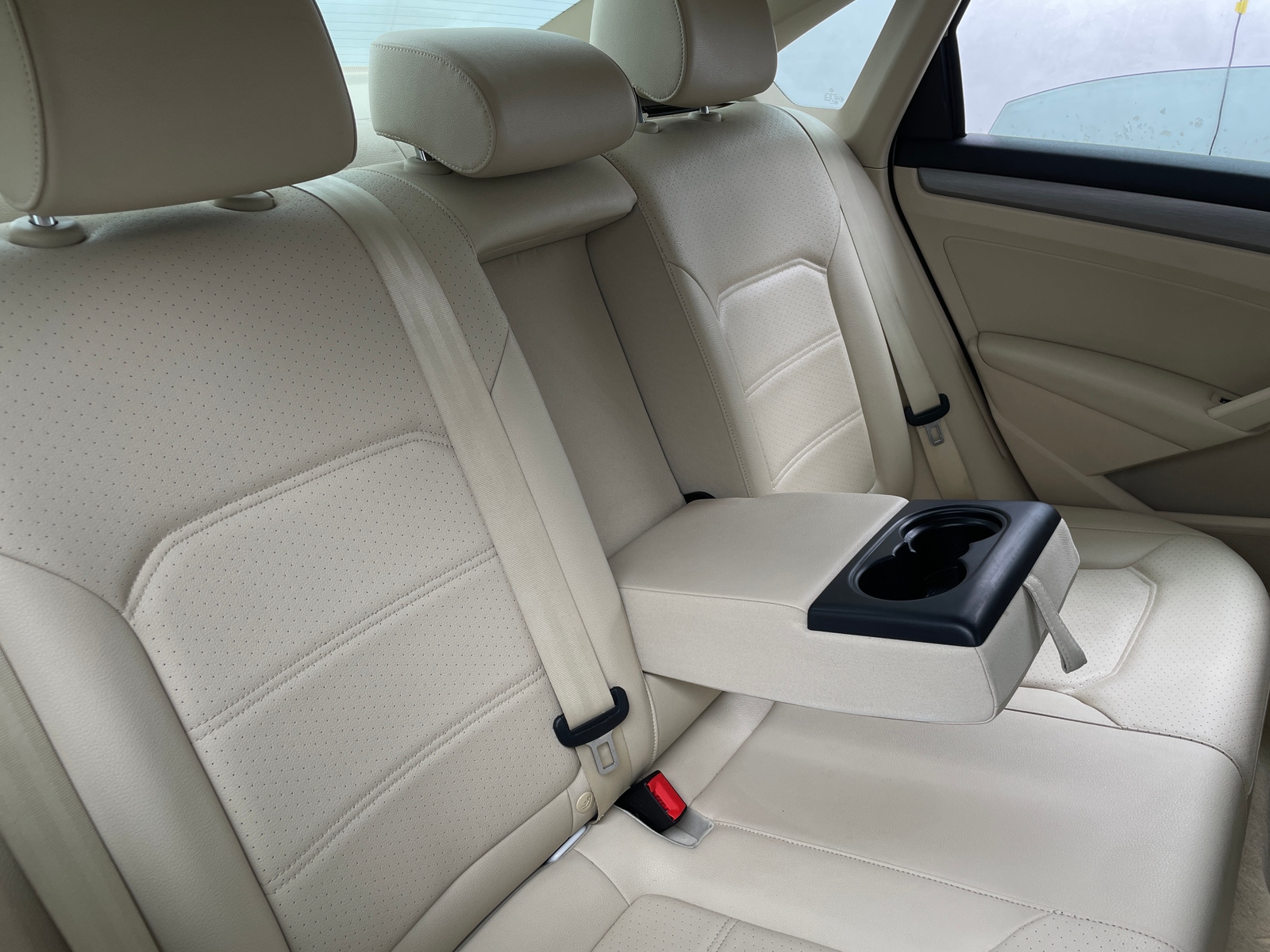 Thumbnail: 2014 Volkswagen Passat - 5