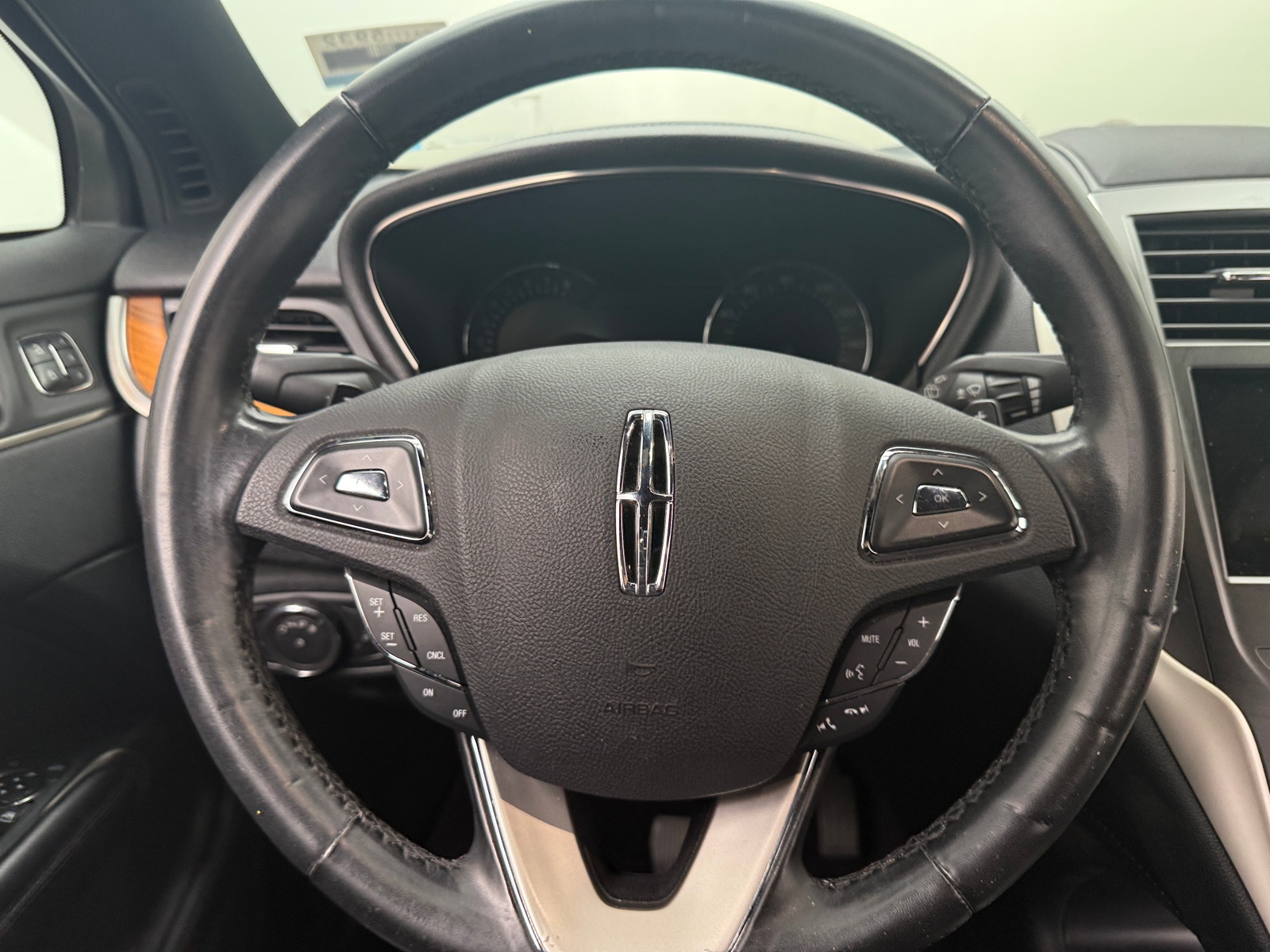Thumbnail: 2017 Lincoln MKC - 4