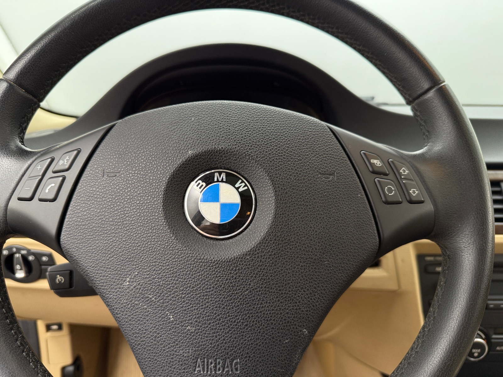 Thumbnail: 2011 BMW 3 Series - 4