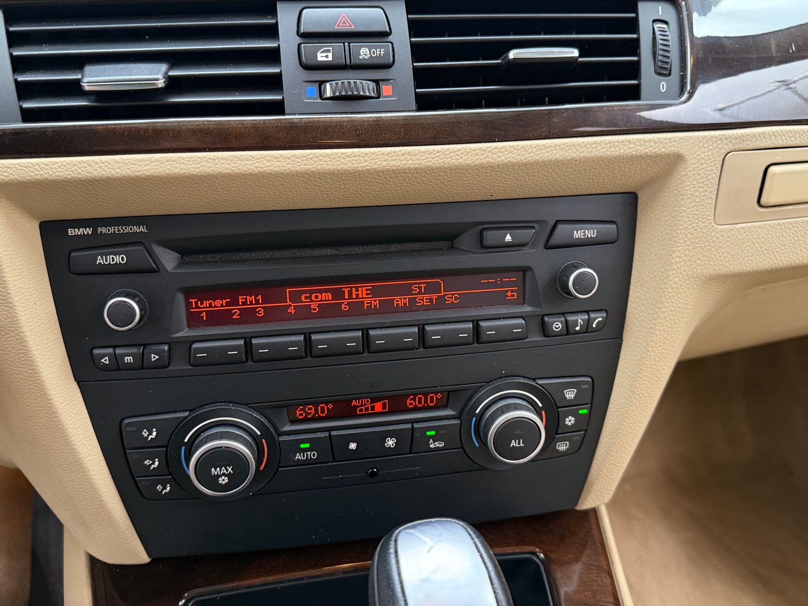 Thumbnail: 2011 BMW 3 Series - 3