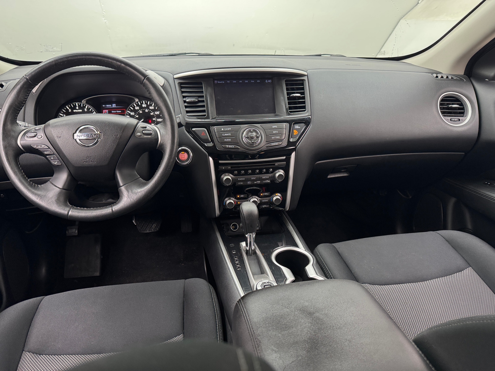 Thumbnail: 2018 Nissan Pathfinder - 3