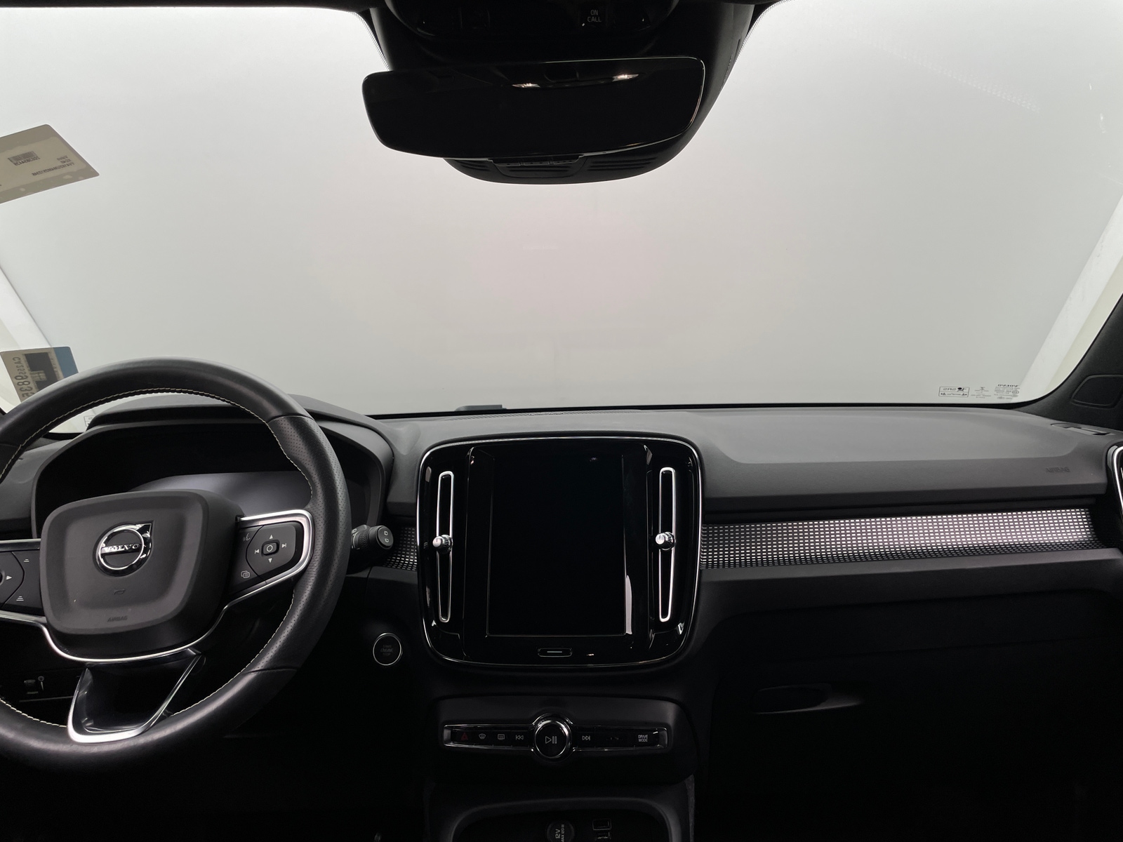 Thumbnail: 2021 Volvo XC40 - 2