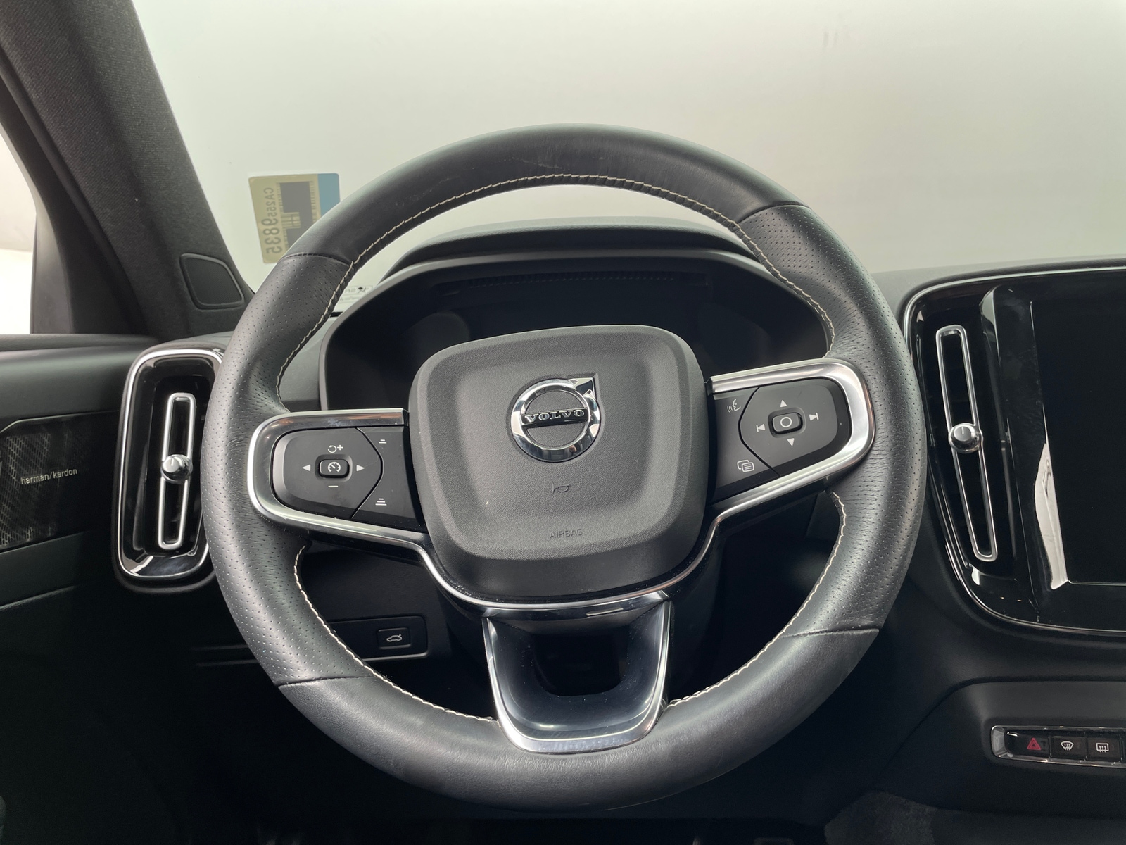 Thumbnail: 2021 Volvo XC40 - 4