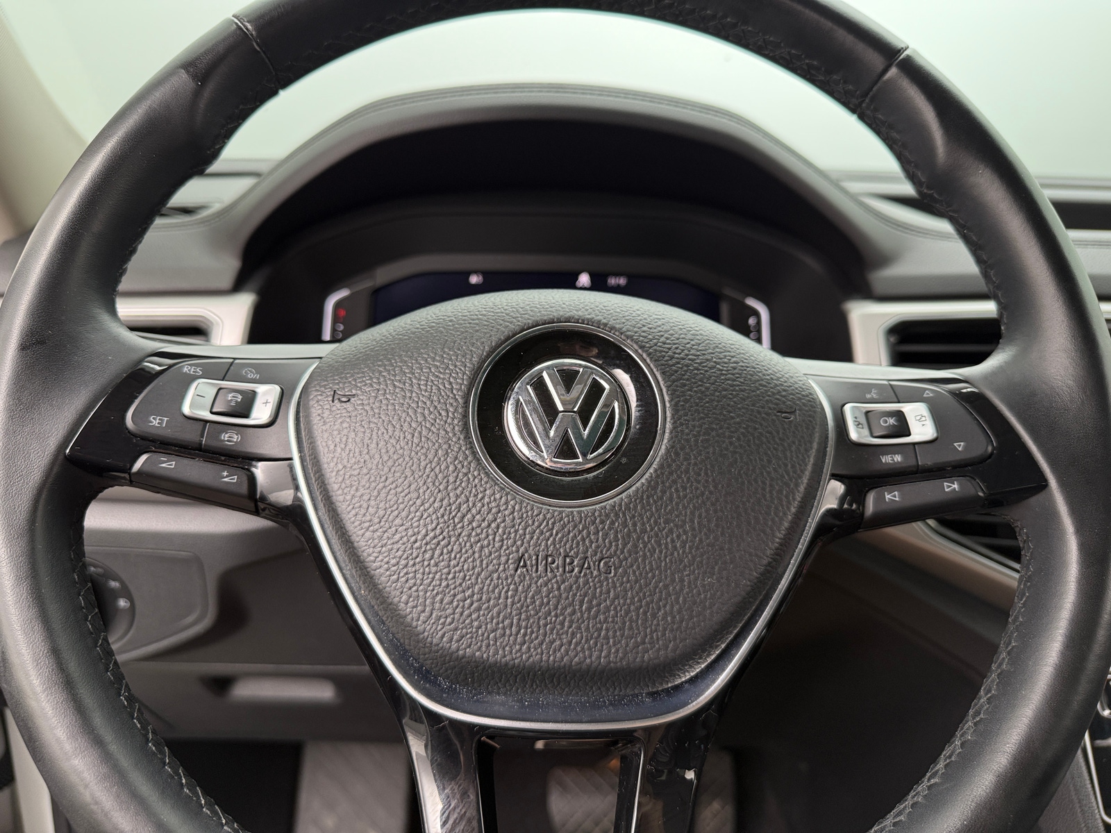 Thumbnail: 2019 Volkswagen Atlas - 4