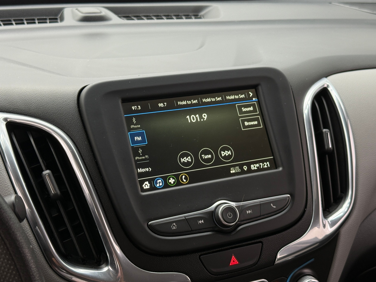 Thumbnail: 2019 Chevrolet Equinox - 4