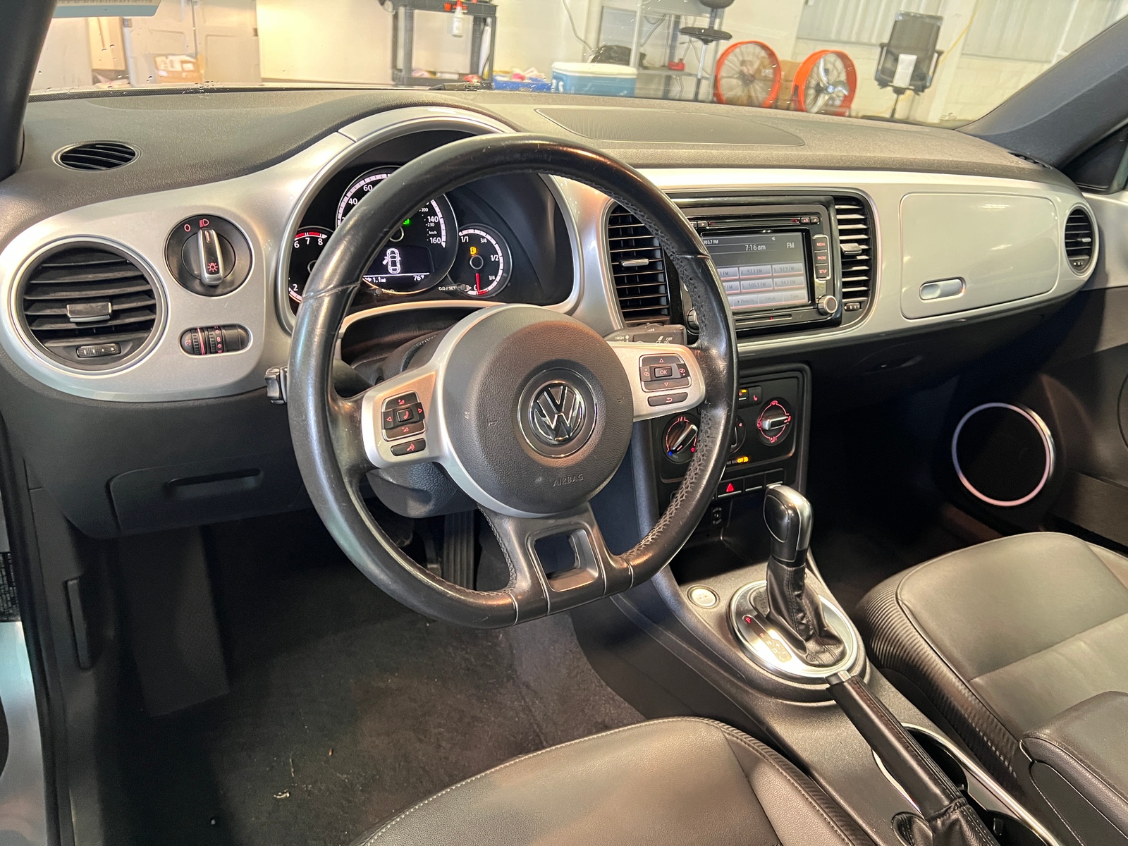 Thumbnail: 2013 Volkswagen Beetle - 3