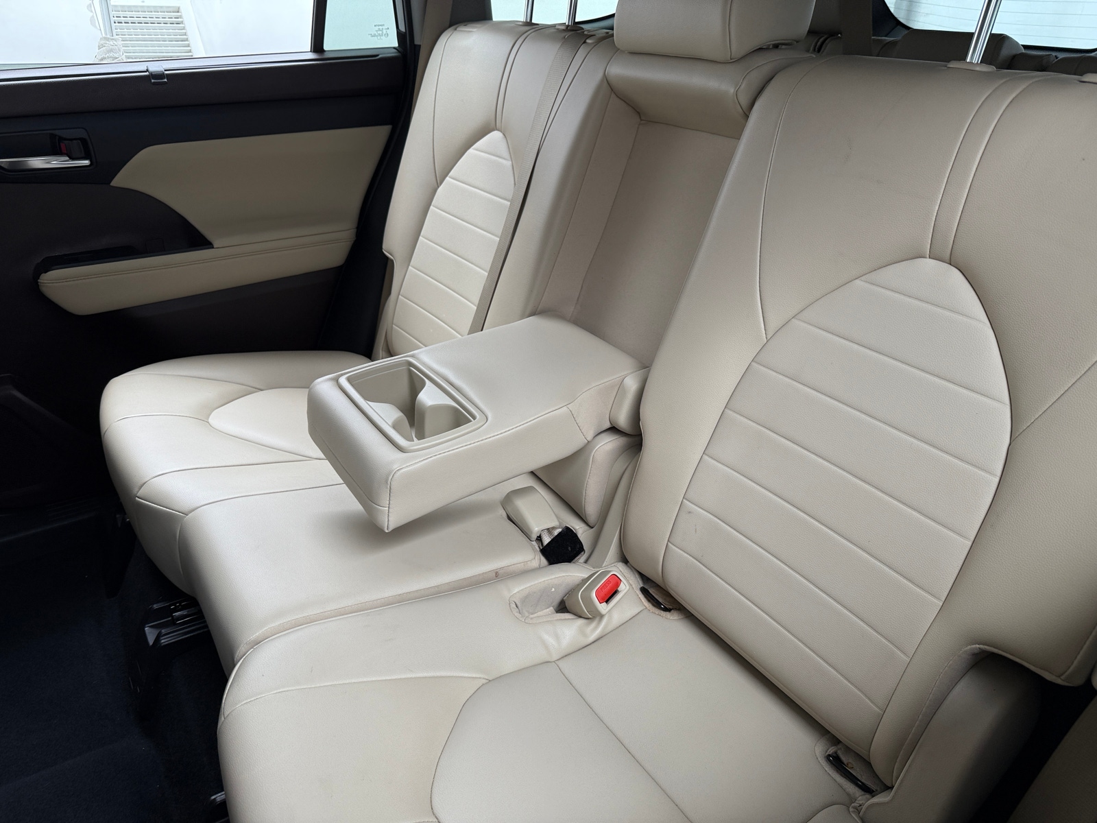 Thumbnail: 2022 Toyota Highlander - 5