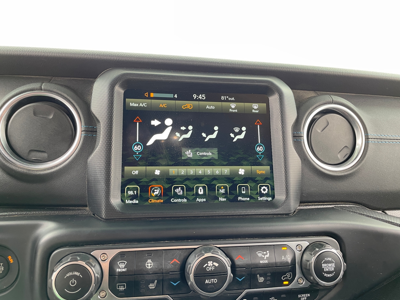 Thumbnail: 2022 Jeep Wrangler - 3