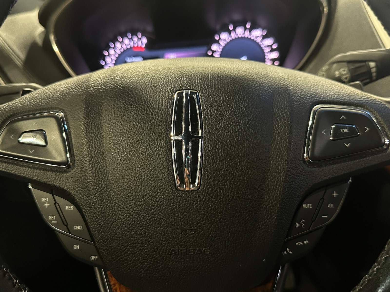 Thumbnail: 2016 Lincoln MKX - 4