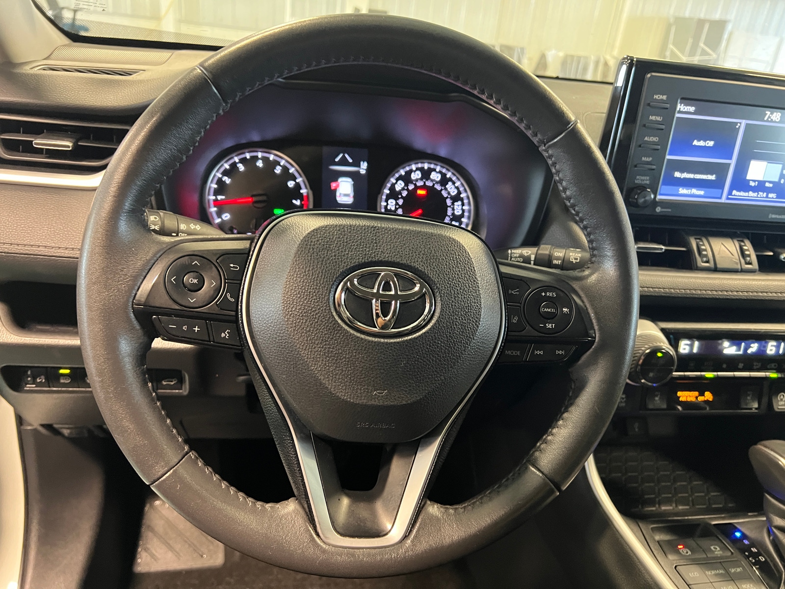 Thumbnail: 2021 Toyota RAV4 - 4